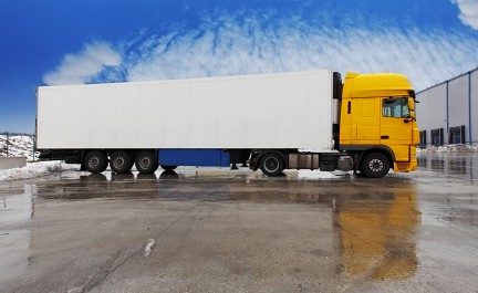 Медведев поручил снизить размер платы за проезд тяжелых грузовиков